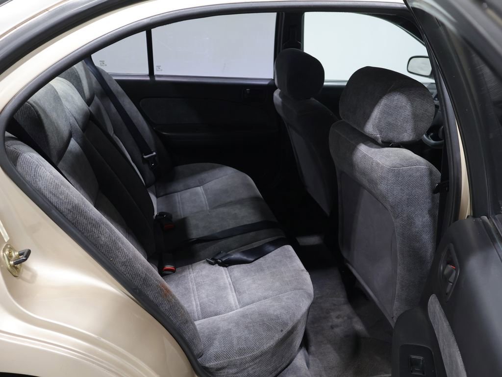 Used 1997 Nissan Maxima FWD image 19