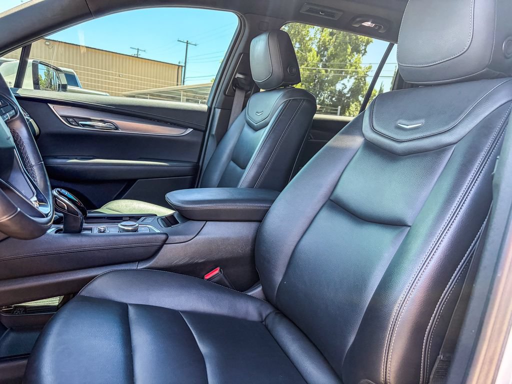 Certified 2024 Cadillac XT6 Luxury w/ LPO, Floor Liner Package FWD image 31