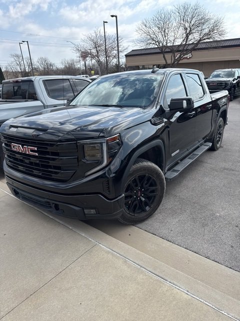 Used 2024 GMC Sierra 1500 Elevation w/ Elevation Premium Package image 3