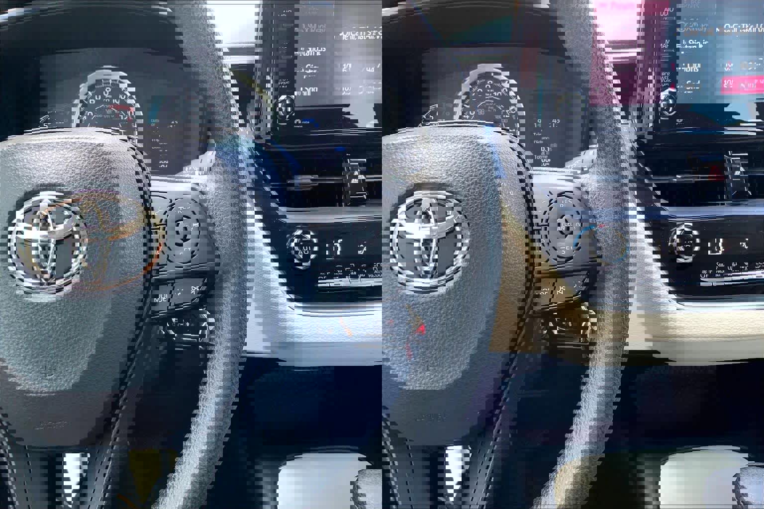 Used 2022 Toyota Corolla LE image 24