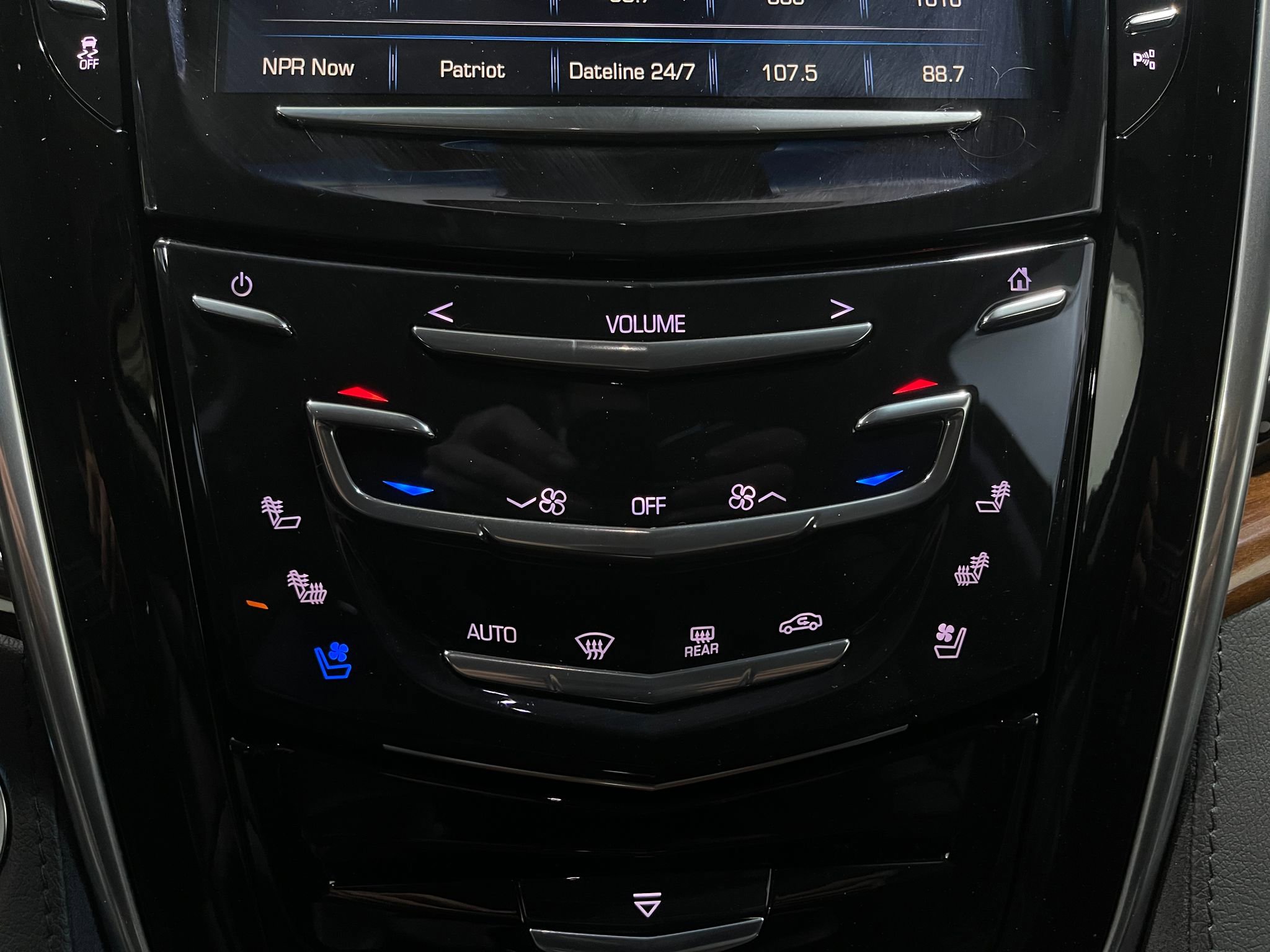 Used 2019 Cadillac Escalade ESV Luxury image 24