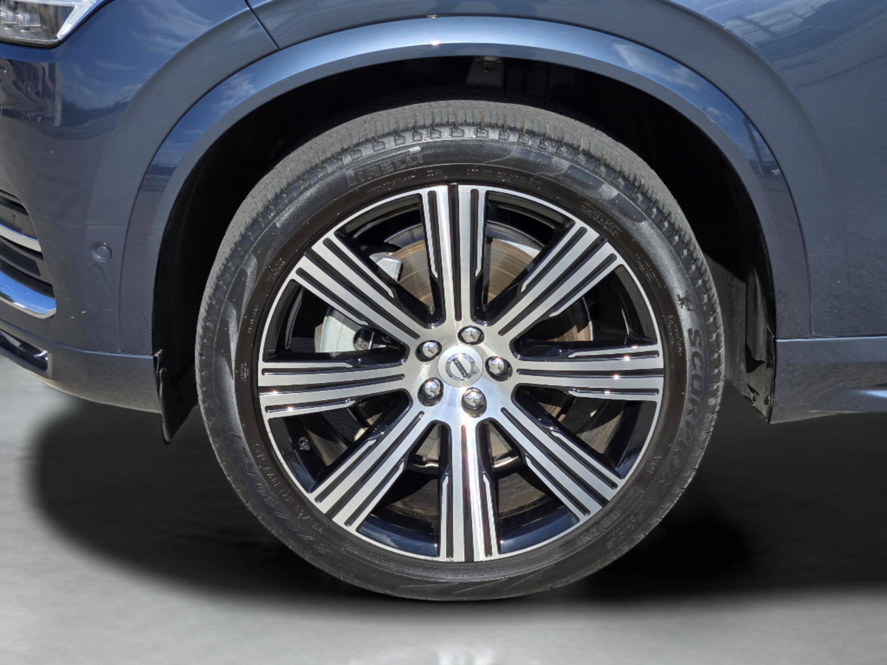 Used 2023 Volvo XC90 B6 Ultimate w/ Protection Package Premier AWD/4WD image 37