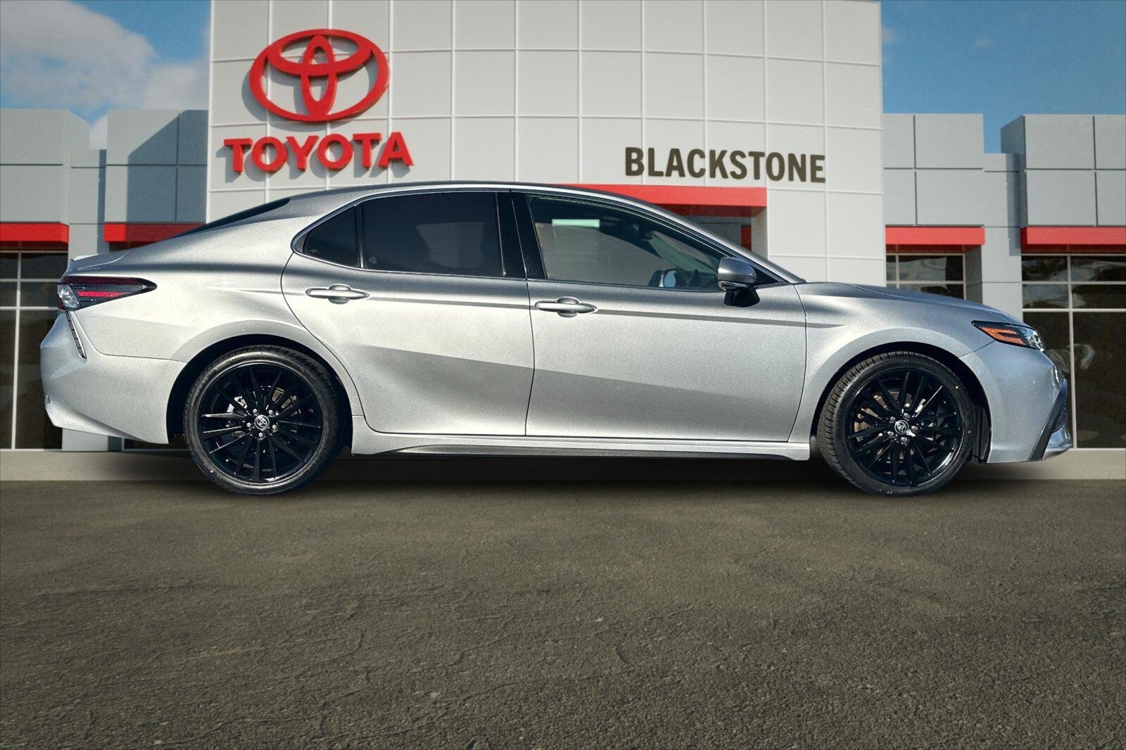 Certified 2021 Toyota Camry XSE FWD image 2