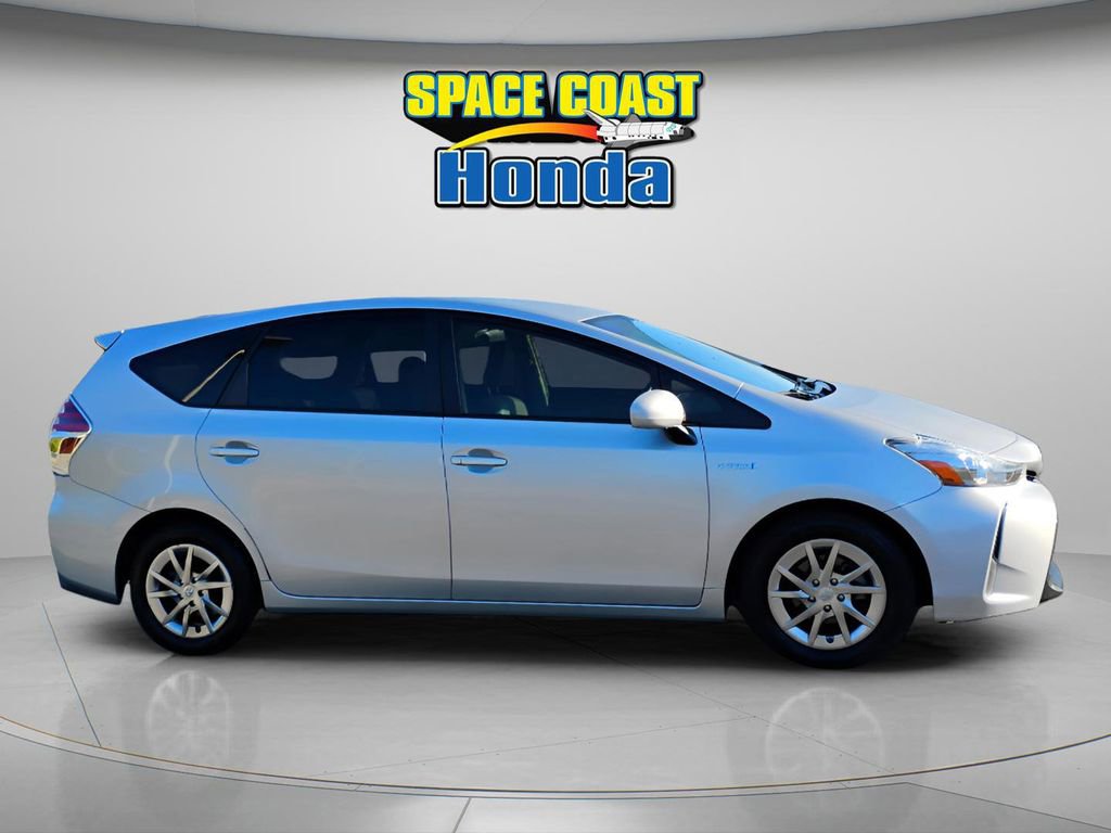 Used 2017 Toyota Prius V Four image 13