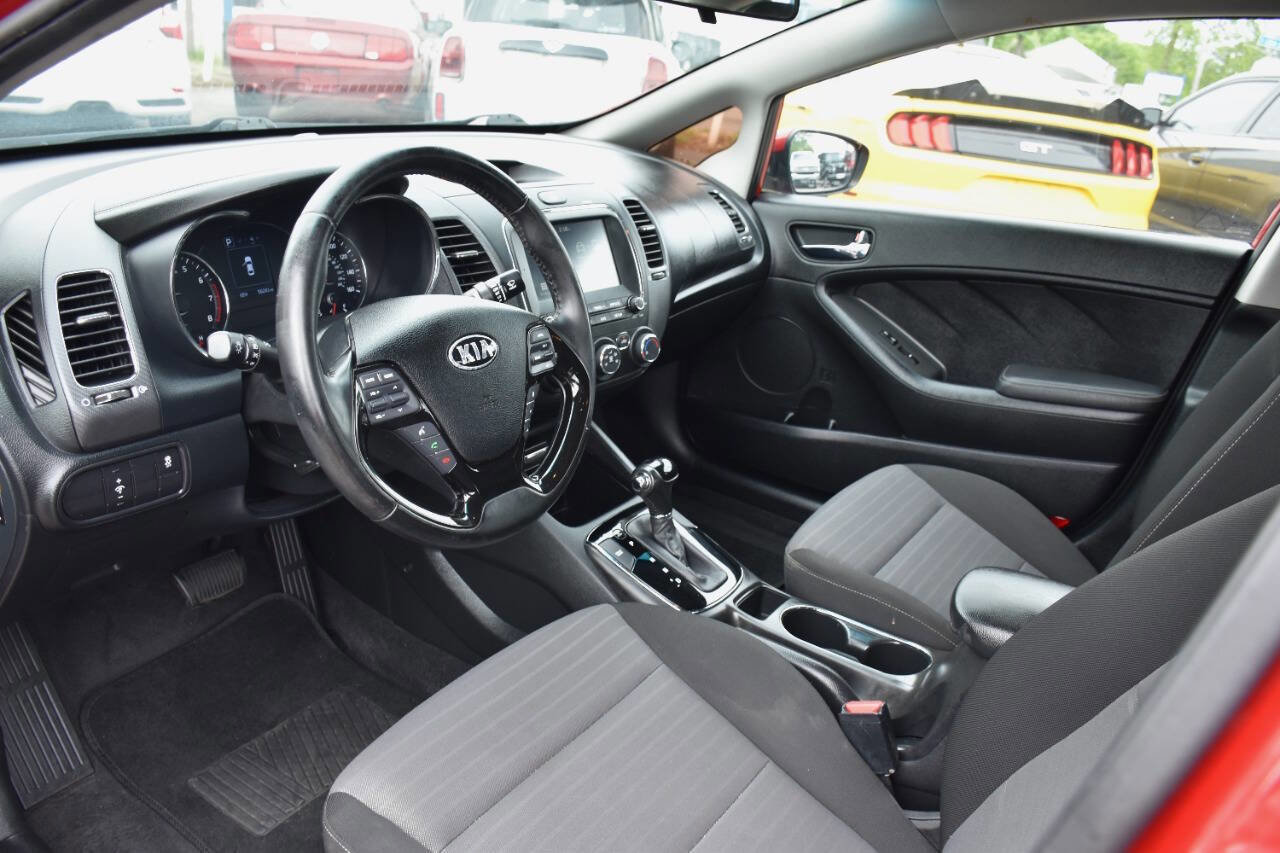 Used 2017 Kia Forte S FWD image 13
