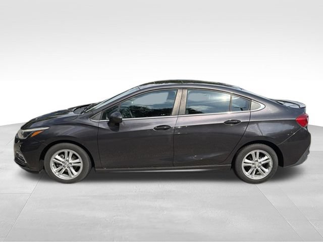 Used 2017 Chevrolet Cruze LT w/ Sun And Sound Package FWD image 2