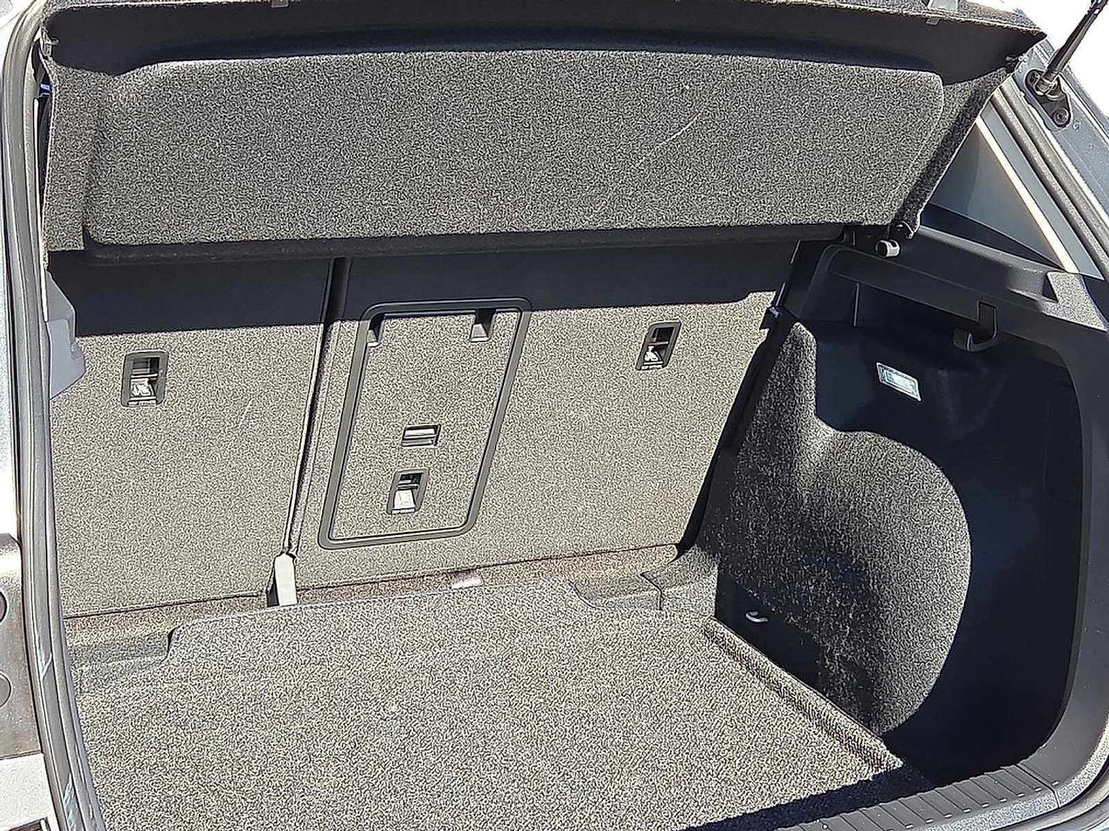 Used 2024 Volkswagen Taos SE image 8