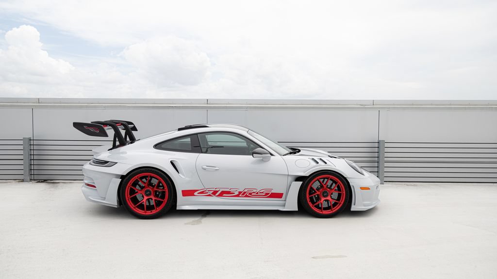 Certified 2025 Porsche 911 GT3 RS RWD image 2