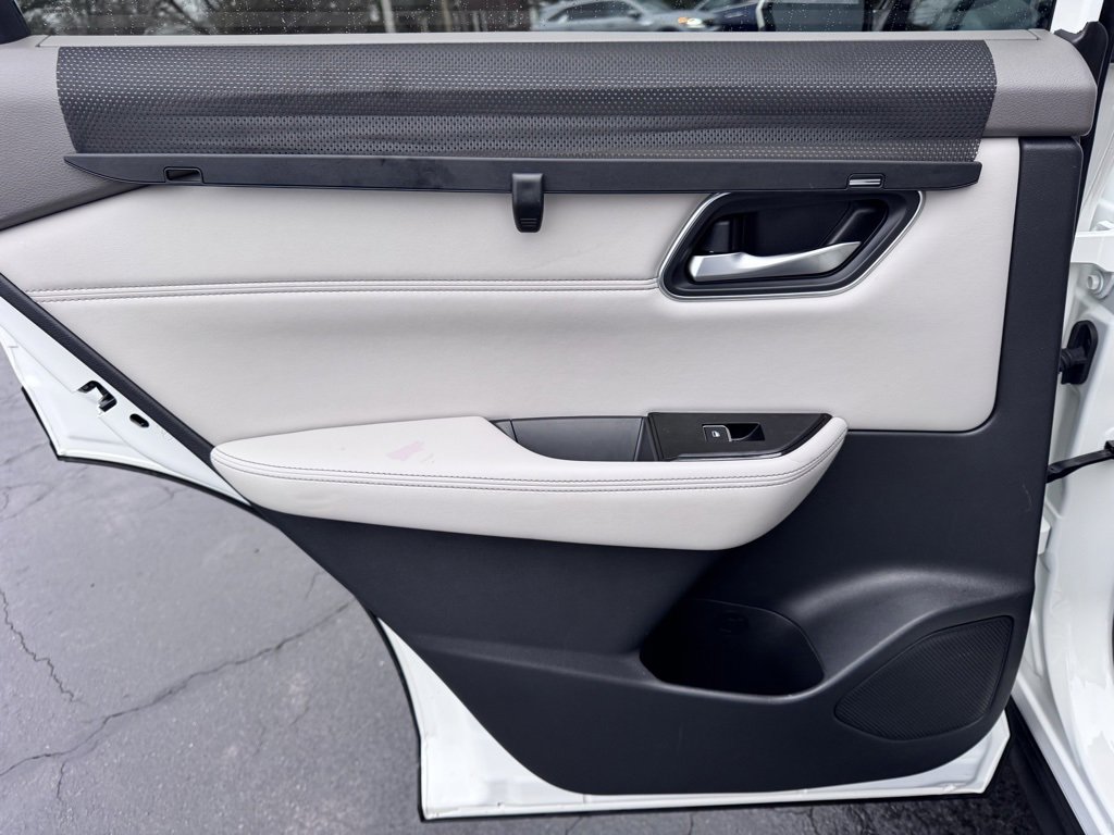 Used 2021 Nissan Rogue SL image 30