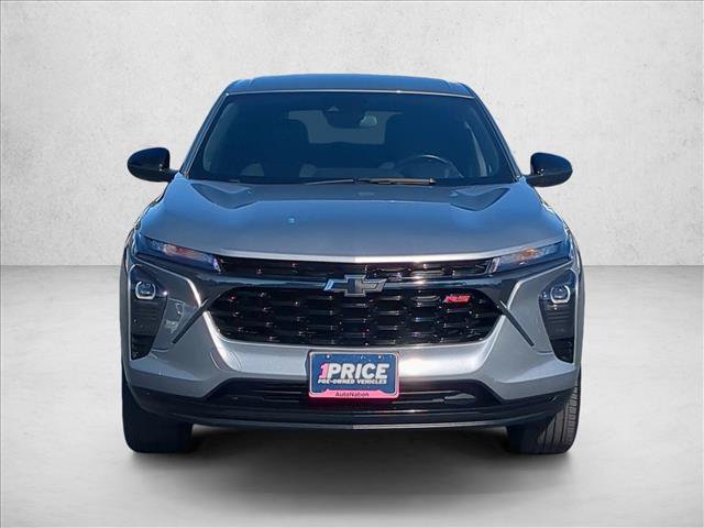 Used 2024 Chevrolet Trax RS w/ Driver Confidence Package FWD image 2