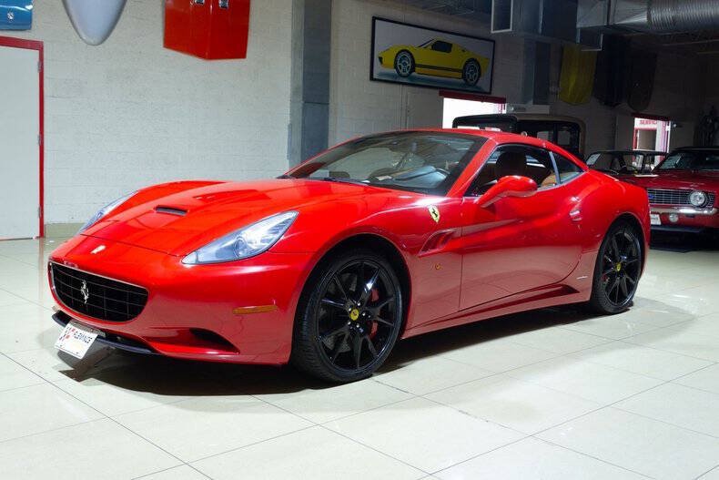 Used 2010 Ferrari California RWD image 3