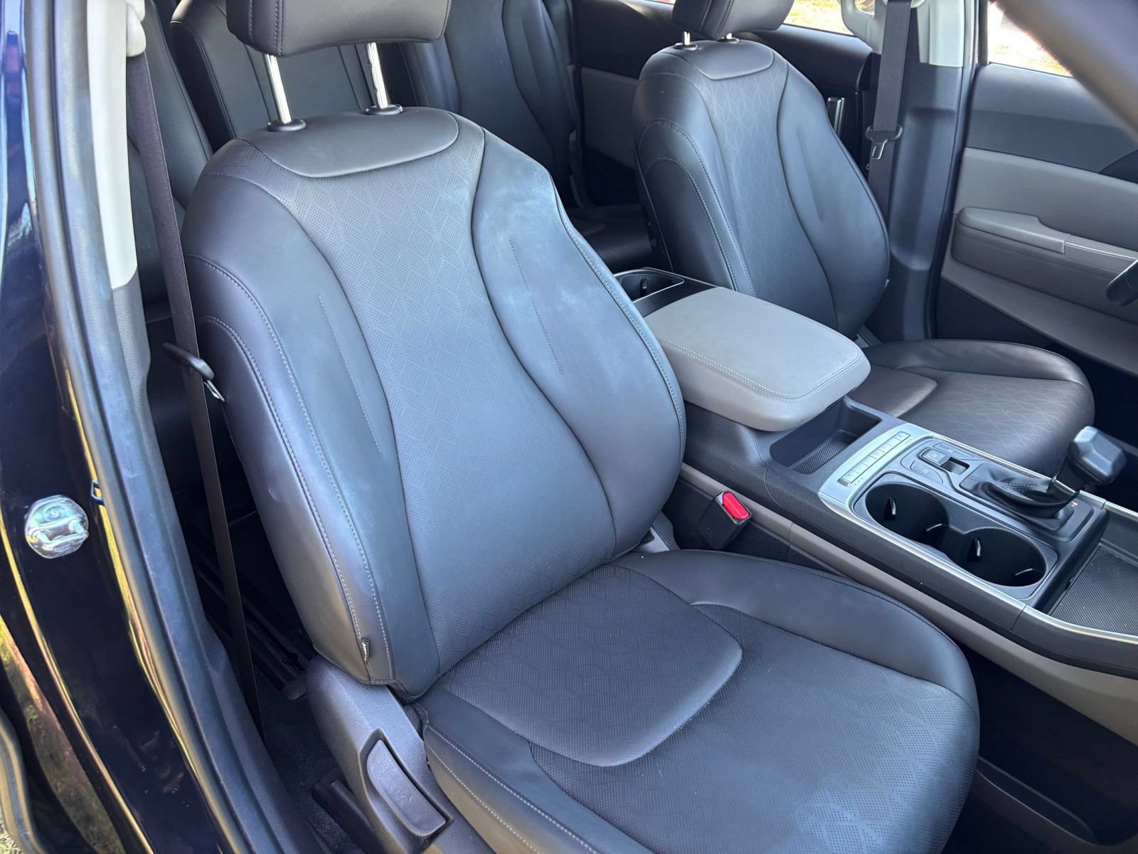 Used 2026 Kia Carnival FWD image 38