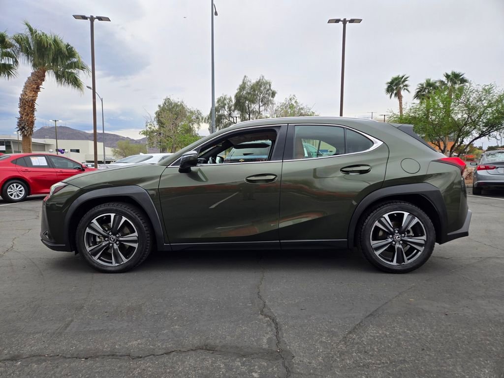 Used 2019 Lexus UX 200 w/ Accessory Package FWD image 3
