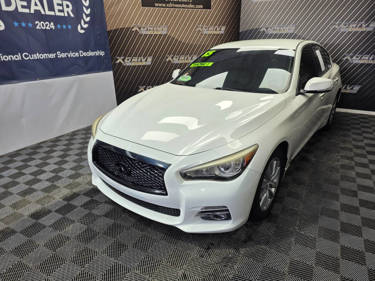 Used 2015 INFINITI Q50 image 2