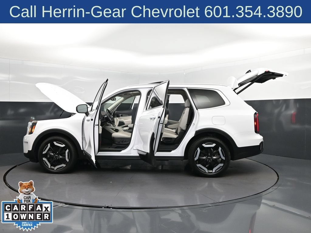 Used 2024 Kia Telluride EX w/ EX Captain's Chair Package FWD image 46