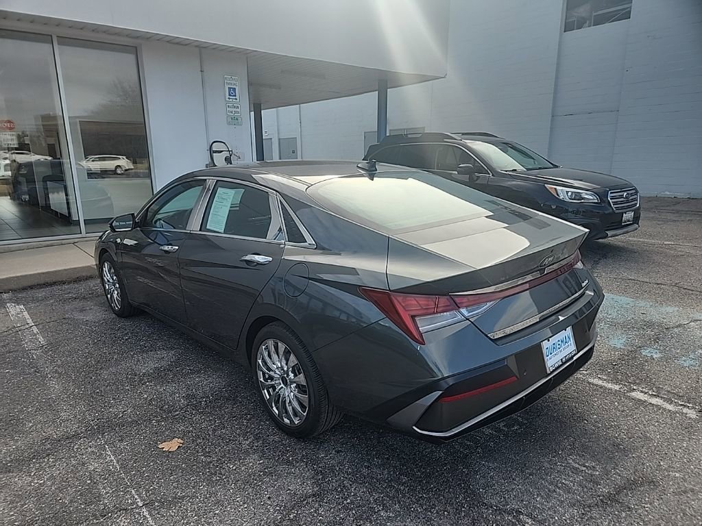 Used 2024 Hyundai Elantra Limited image 5