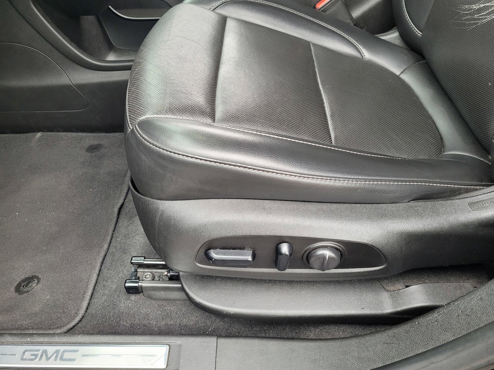 Used 2021 GMC Acadia SLT image 30