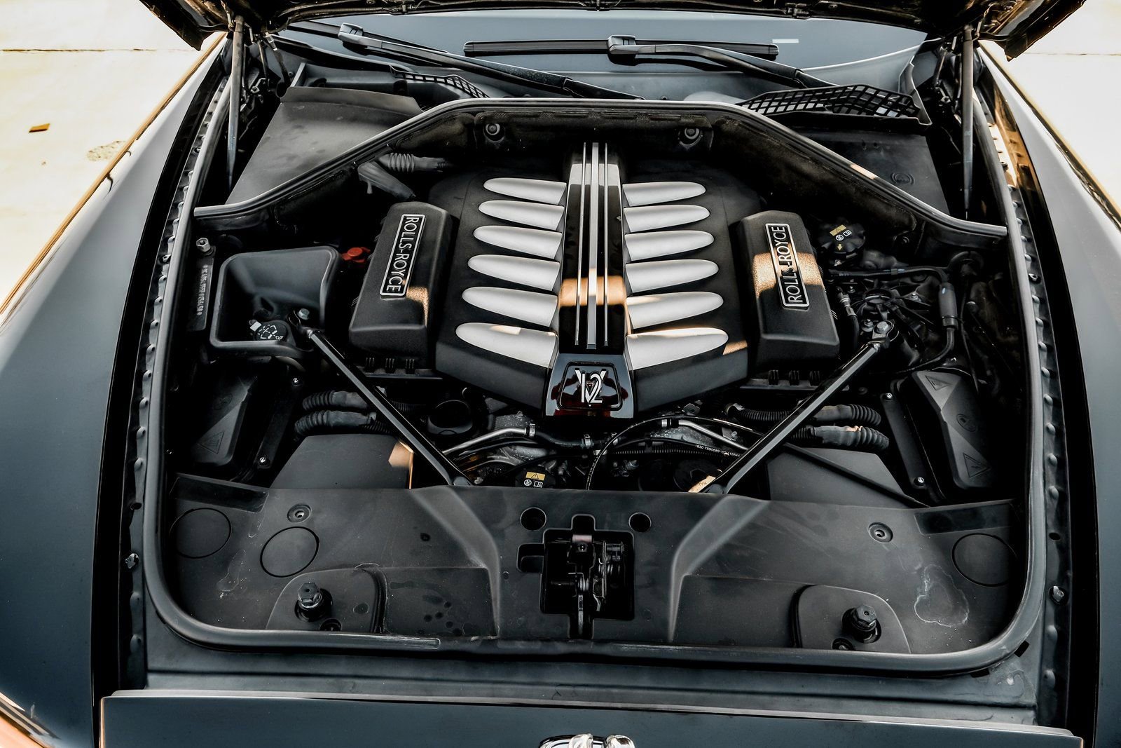 Used 2015 Rolls-Royce Ghost RWD image 68