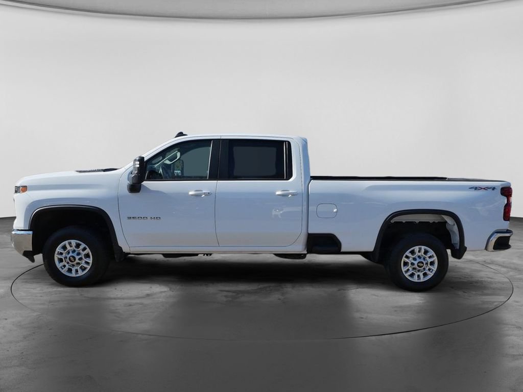 Used 2025 Chevrolet Silverado 2500 LT w/ Convenience Package AWD/4WD image 9
