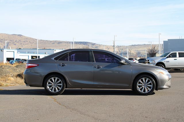 Used 2016 Toyota Camry XLE image 7