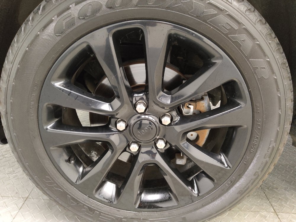 Used 2018 Jeep Grand Cherokee Altitude AWD/4WD image 31