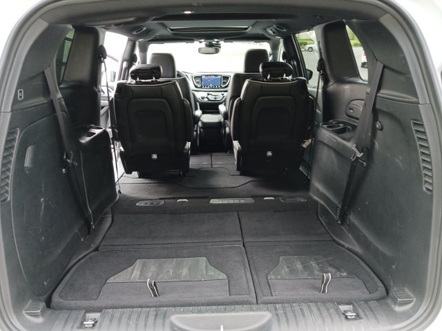 Used 2025 Chrysler Pacifica Limited FWD image 31