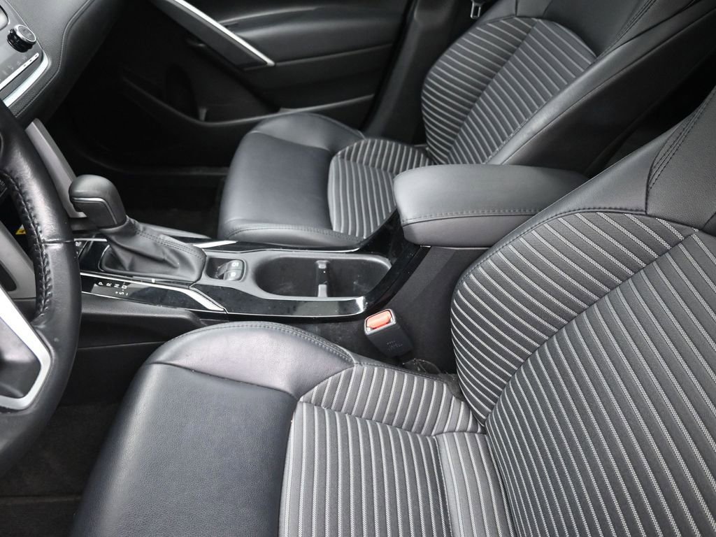 Used 2023 Toyota Corolla Cross XSE w/ Convenience Package image 21