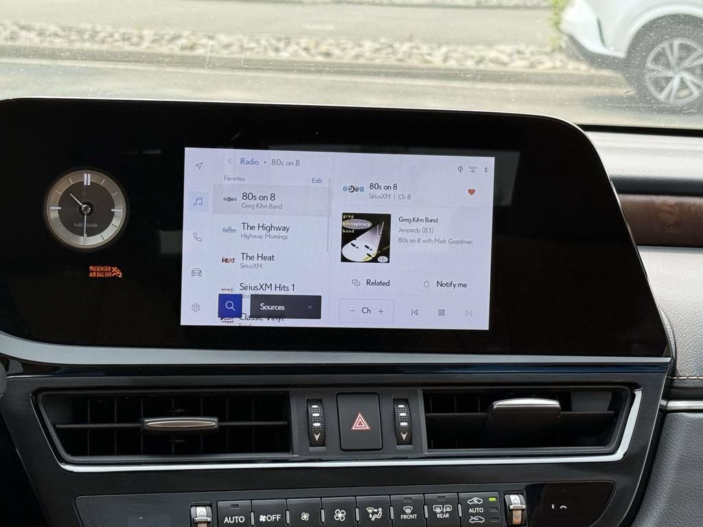 Used 2025 Lexus ES 350 w/ Premium Package FWD image 10