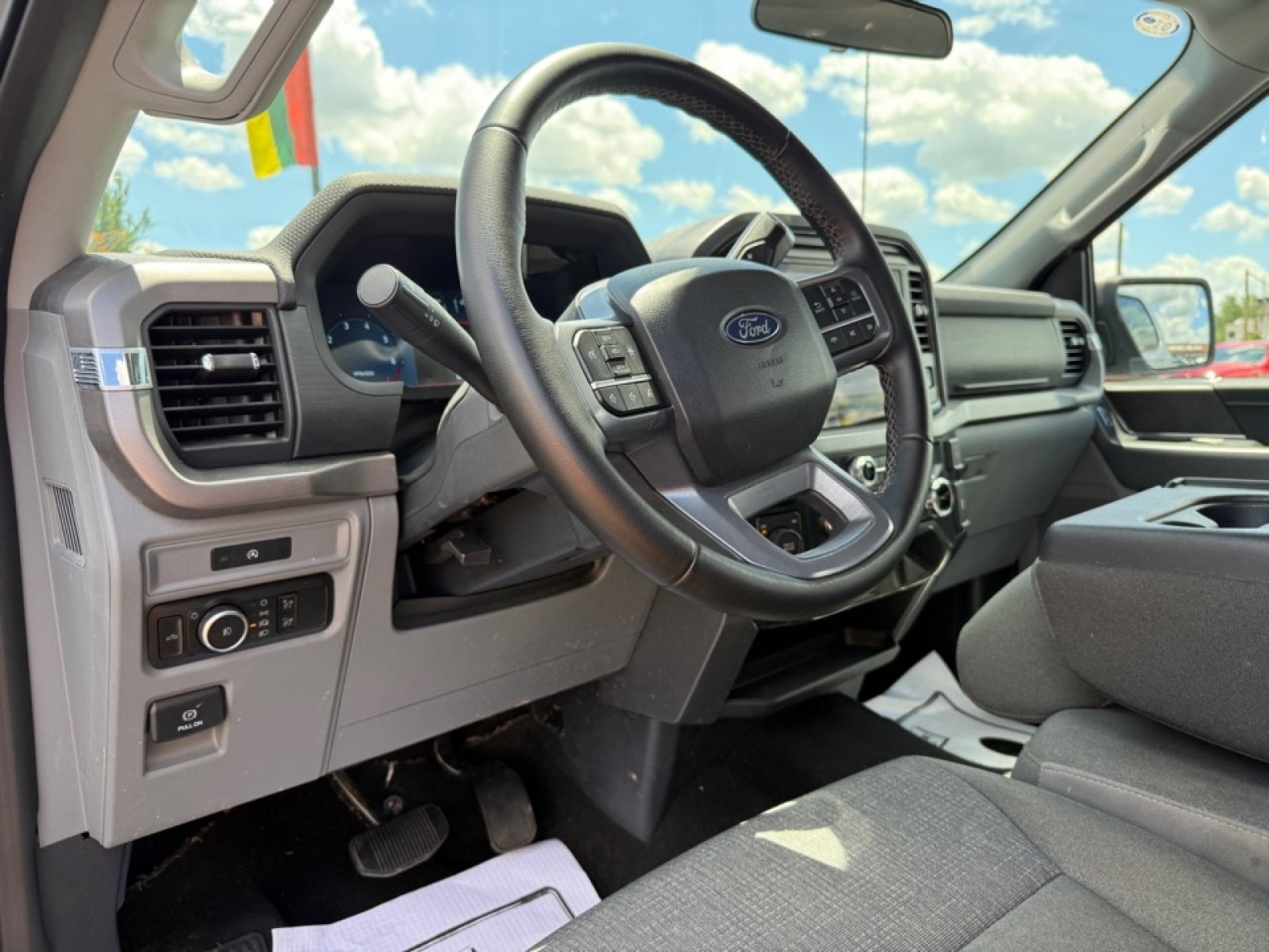 Used 2025 Ford F150 XLT w/ Equipment Group 301A Standard AWD/4WD image 19
