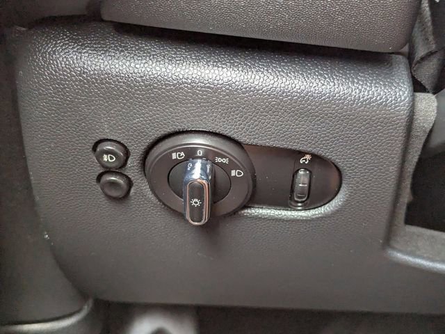 Used 2018 MINI Cooper S image 31