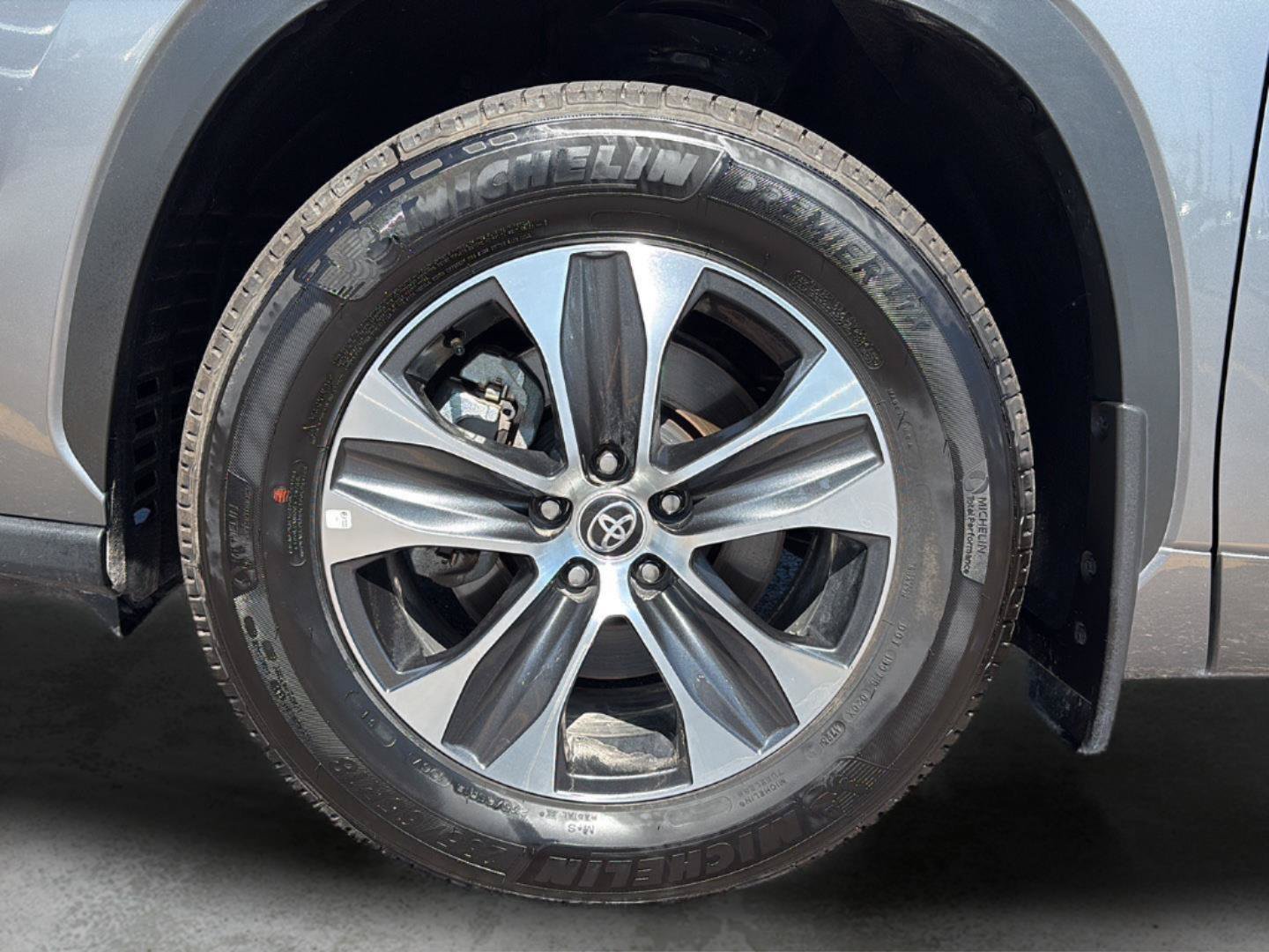 Used 2026 Toyota Highlander XLE AWD/4WD image 21