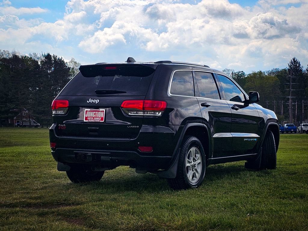 Used 2016 Jeep Grand Cherokee Laredo w/ Quick Order Package 23E AWD/4WD image 3