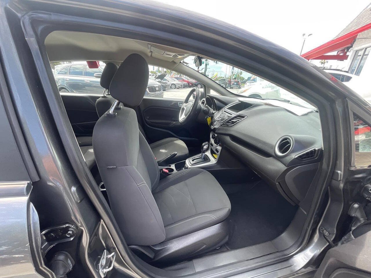 Used 2016 Ford Fiesta SE FWD image 16