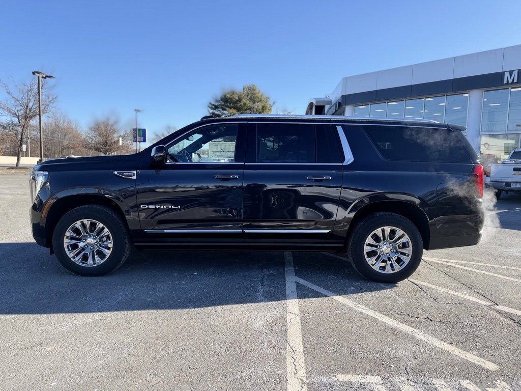 New 2026 GMC Yukon XL Denali image 3