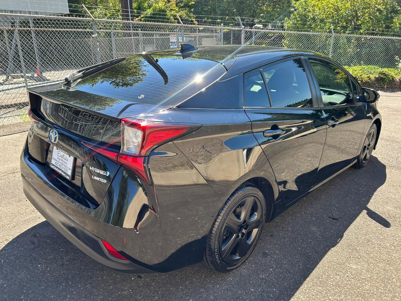 Used 2022 Toyota Prius Limited FWD image 5