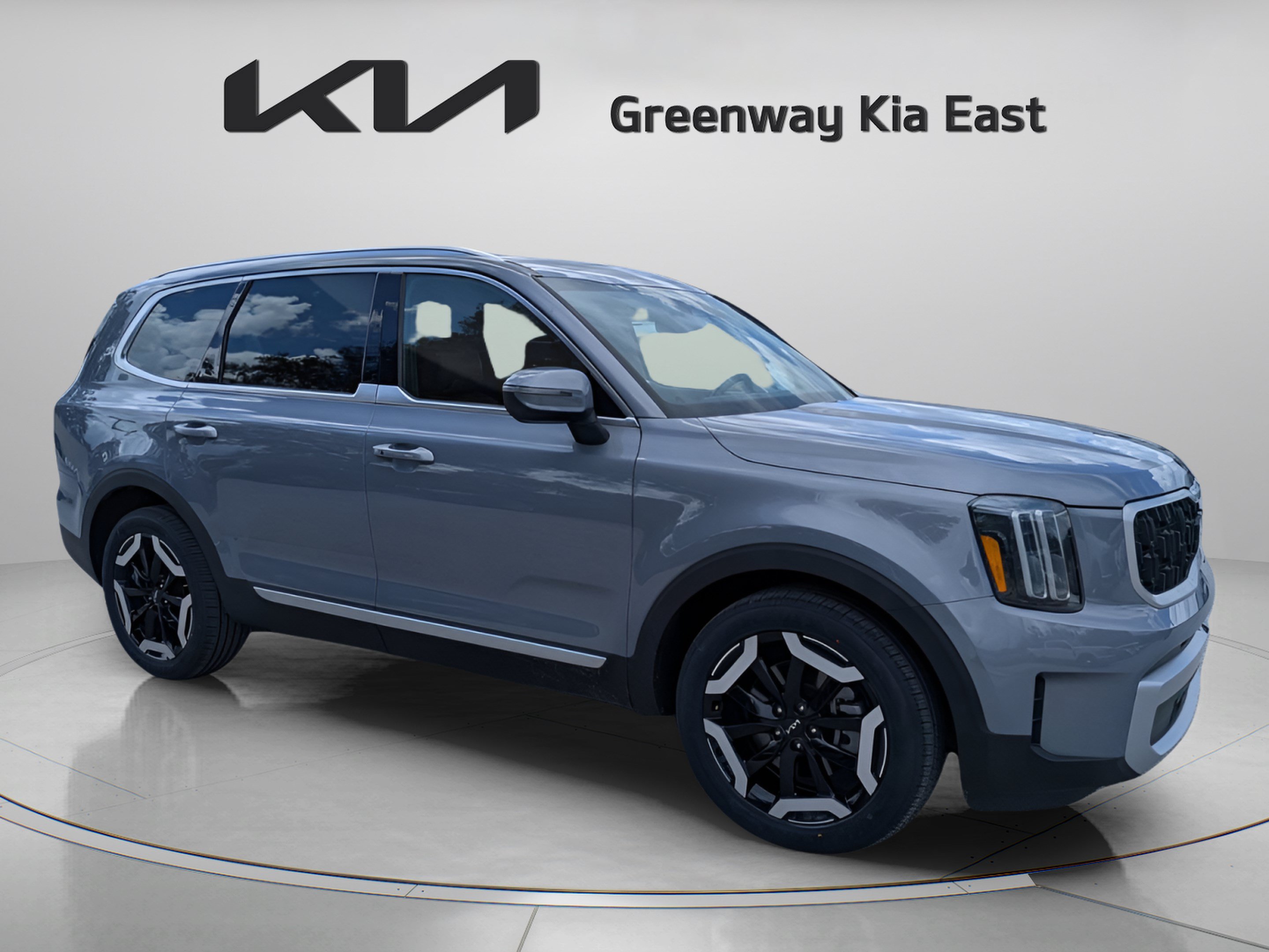 Certified 2023 Kia Telluride EX w/ EX Captain's Chair Package FWD image 3