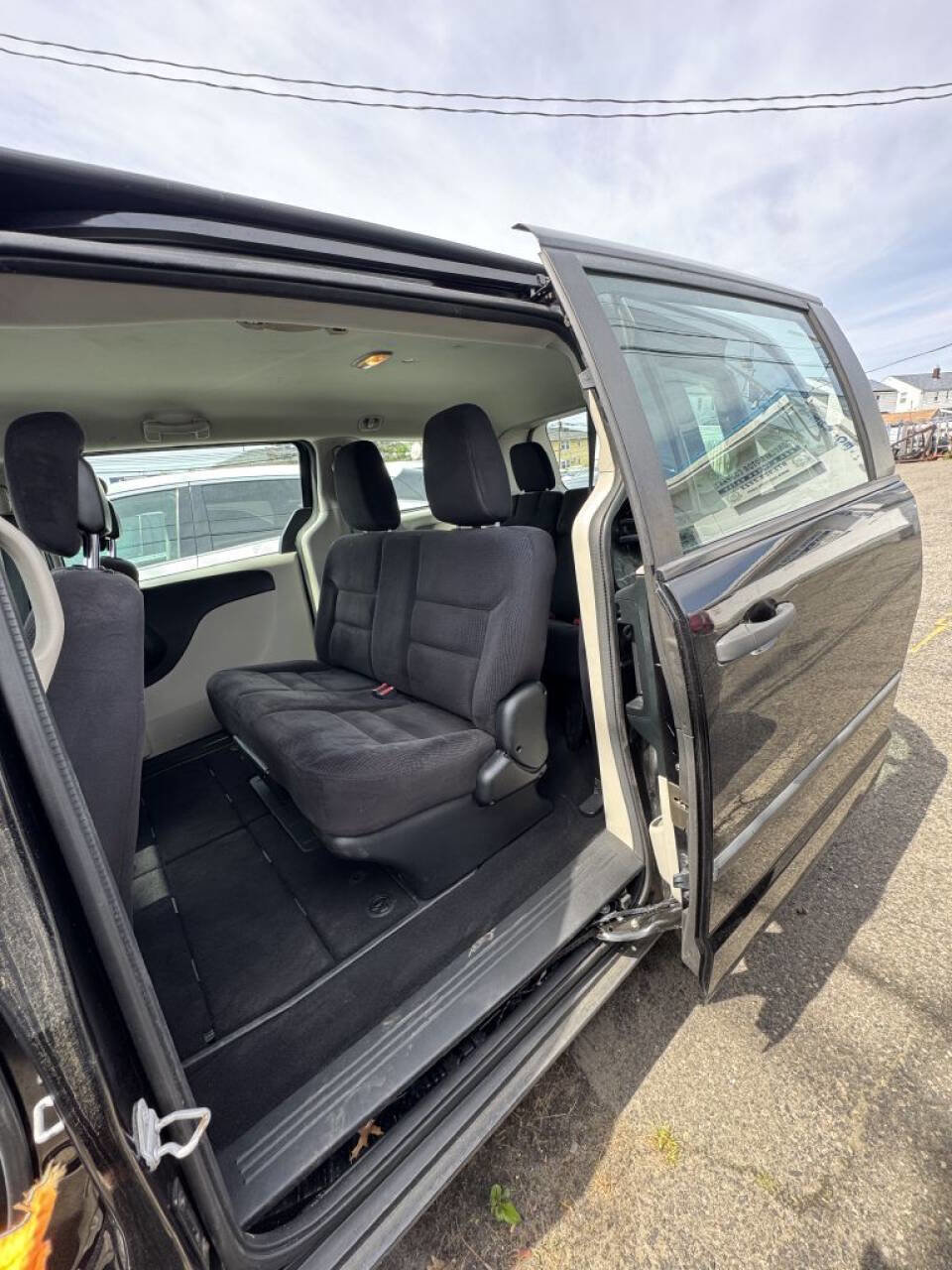 Used 2014 Dodge Grand Caravan American Value Package FWD image 15