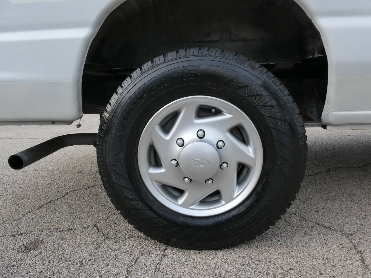 Used 2012 Ford E-250 and Econoline 250 w/ Commercial Cargo Van Pkg RWD image 31