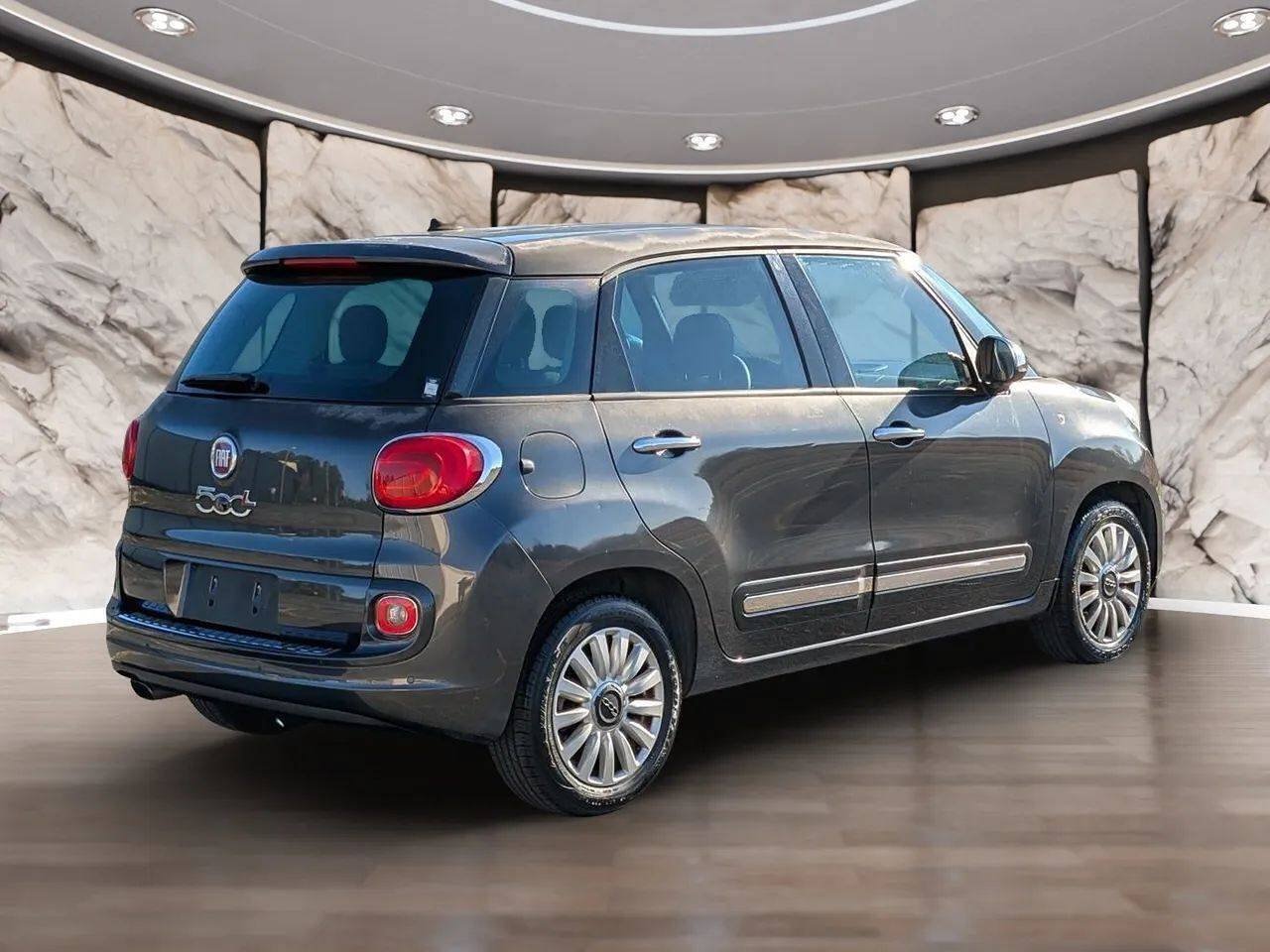 Used 2015 FIAT 500L Lounge FWD image 11