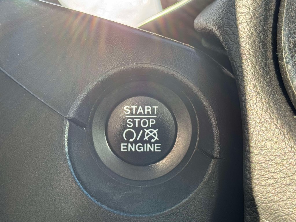 Used 2019 Jeep Compass Latitude AWD/4WD image 25