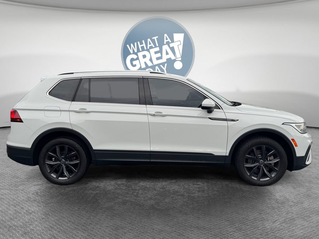 Used 2022 Volkswagen Tiguan SE AWD/4WD image 2