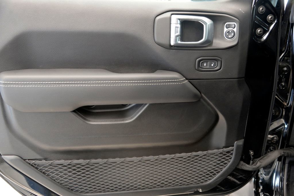 Used 2021 Jeep Wrangler Unlimited Sahara image 14