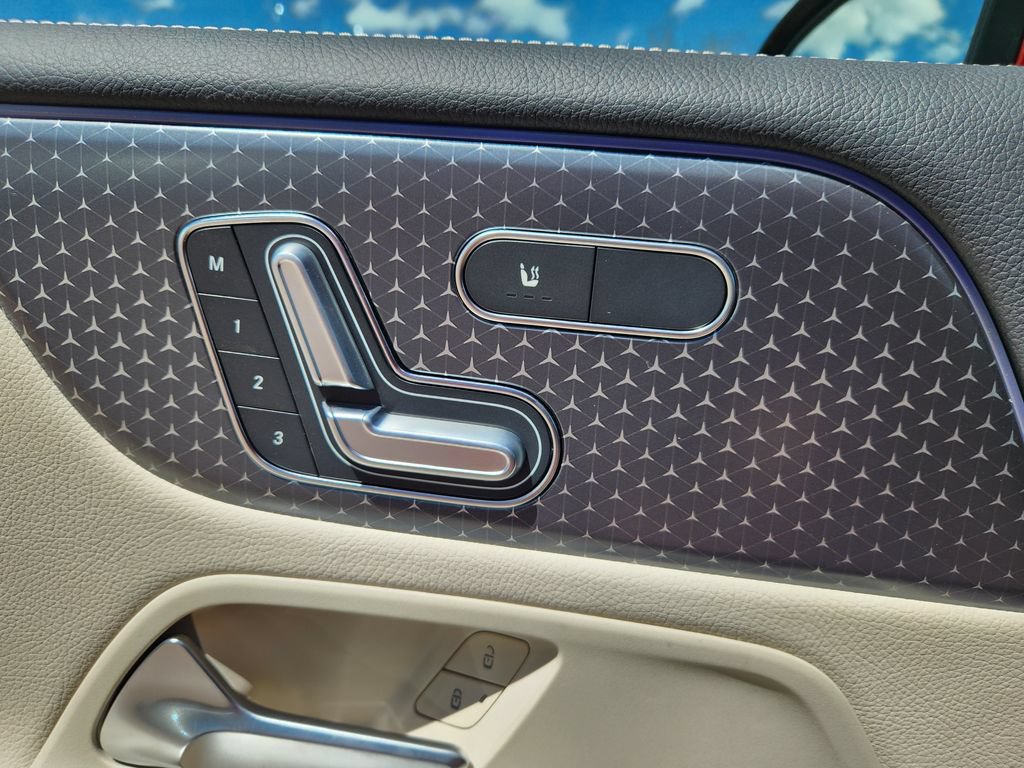 New 2026 Mercedes-Benz GLB 250 4MATIC image 18