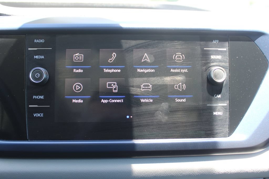 Used 2023 Volkswagen Taos SE w/ Panoramic Sunroof Package FWD image 40