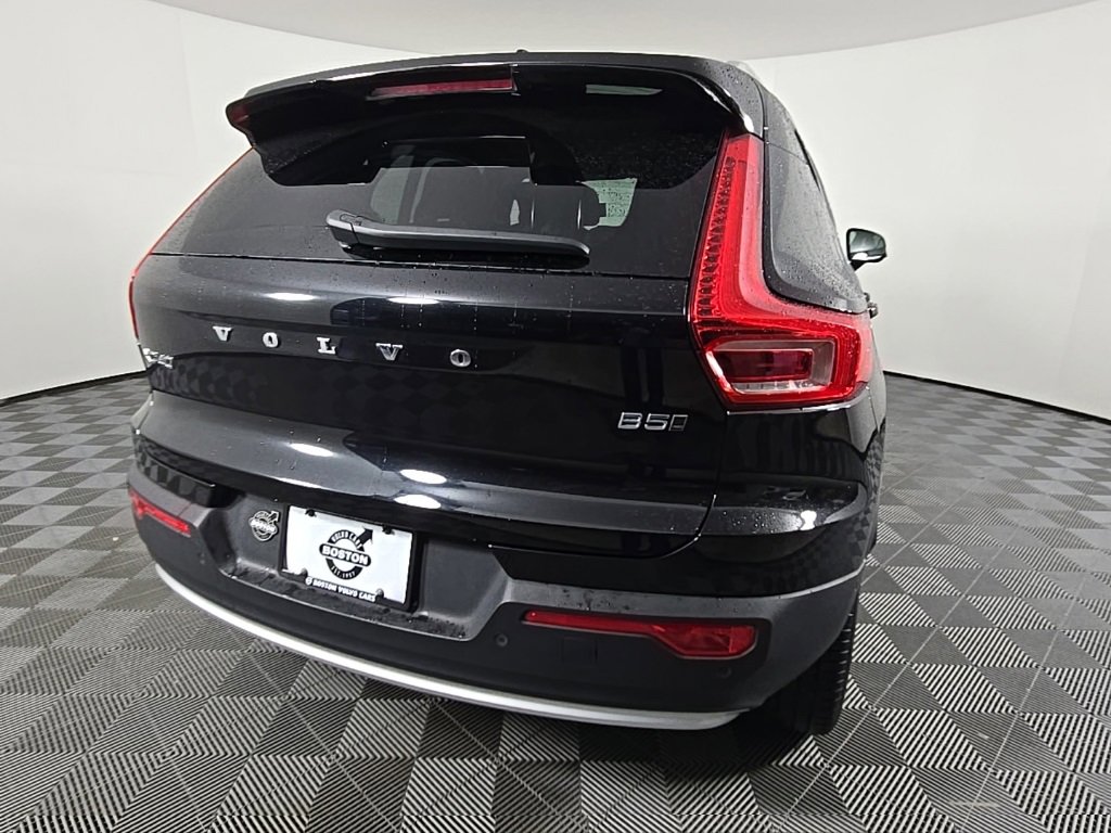 Certified 2024 Volvo XC40 B5 Plus w/ Protection Package Premier image 9