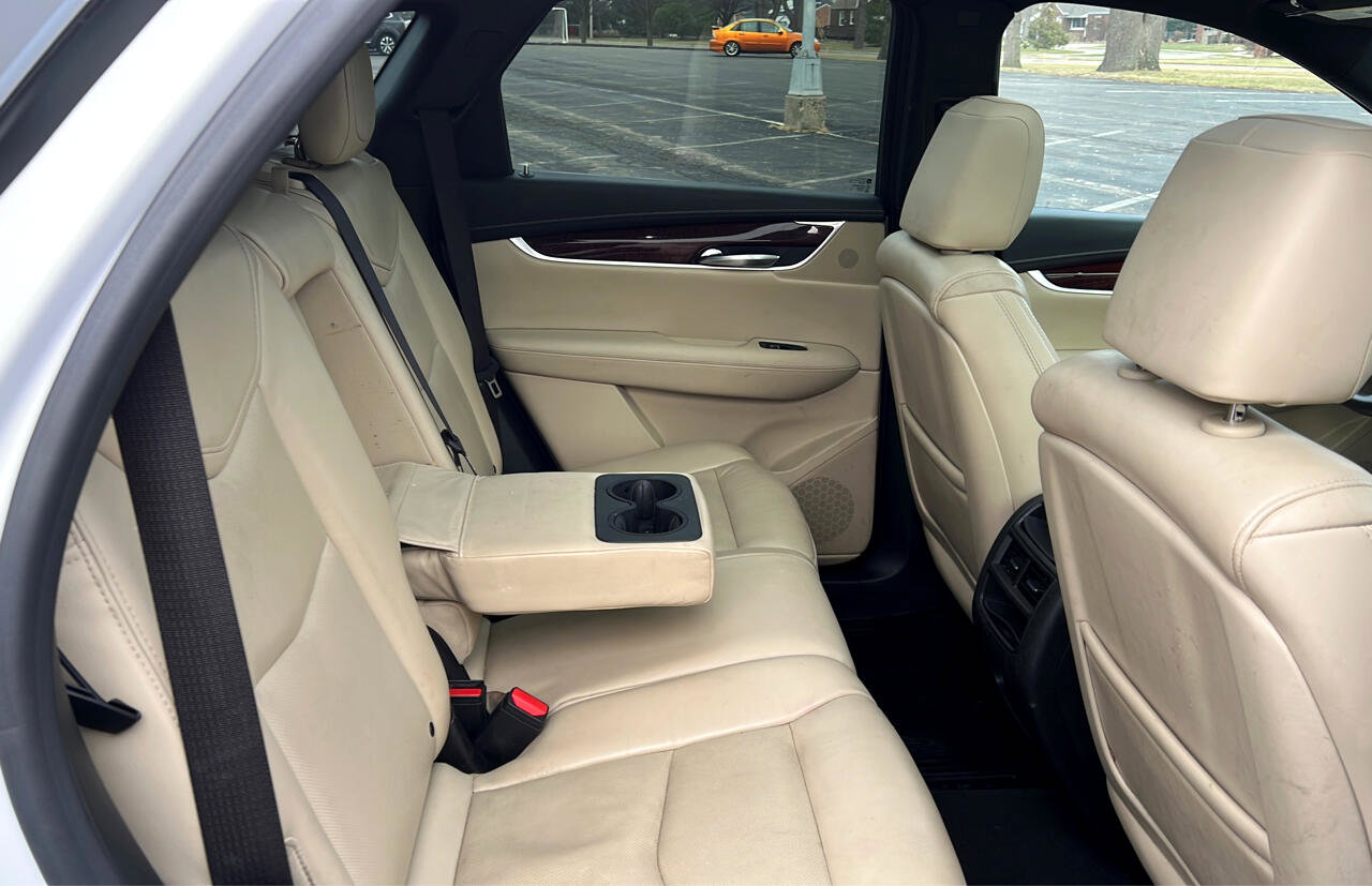 Used 2017 Cadillac XT5 Luxury w/ Driver Awareness Package image 10