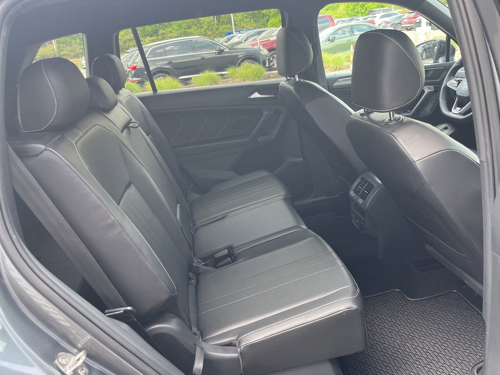 Used 2022 Volkswagen Tiguan SE R-Line FWD image 33