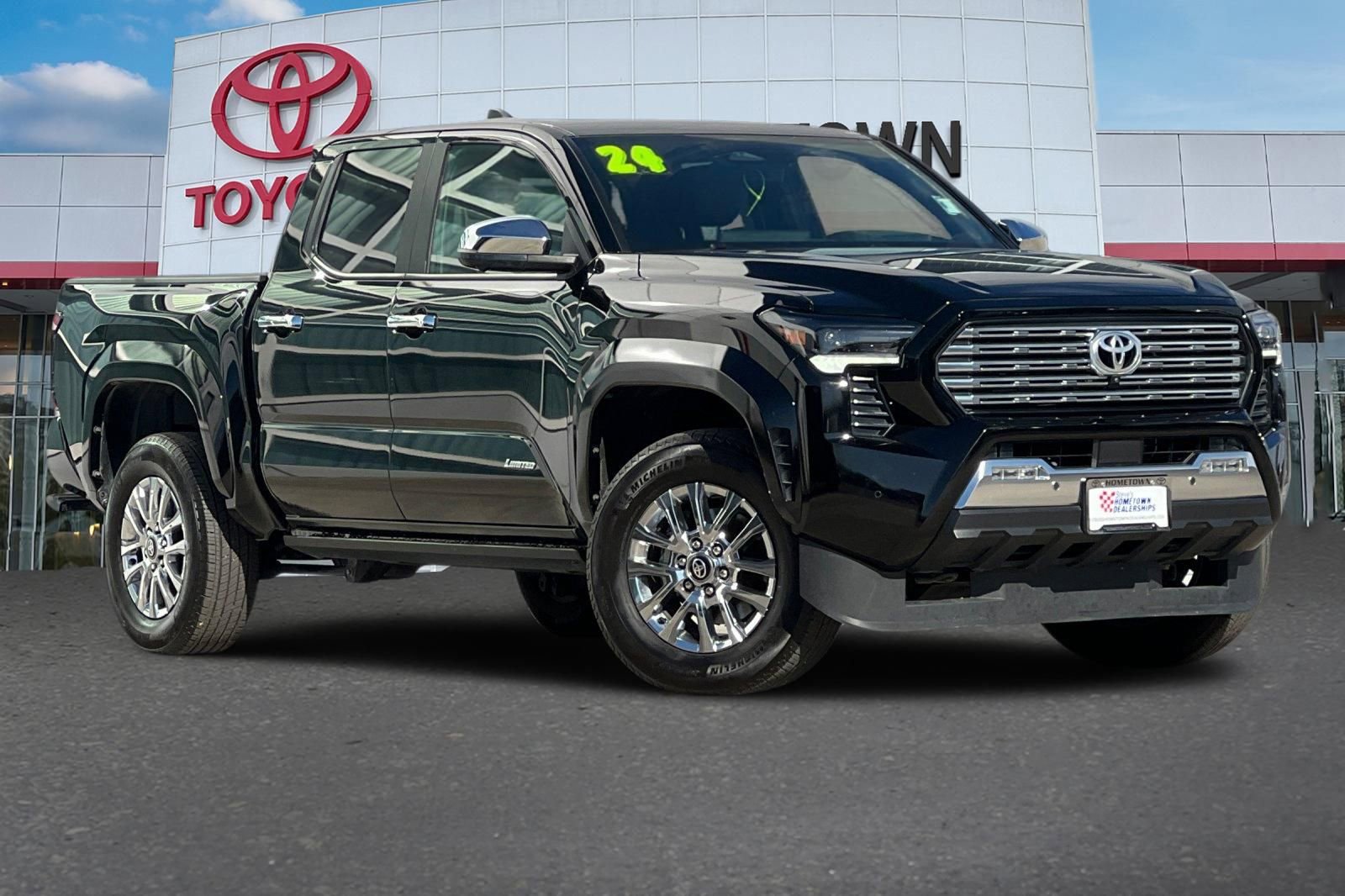 Used 2024 Toyota Tacoma Limited w/ Limited Package (LT) image 2