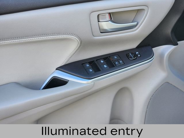 Used 2015 Toyota Camry XLE image 11