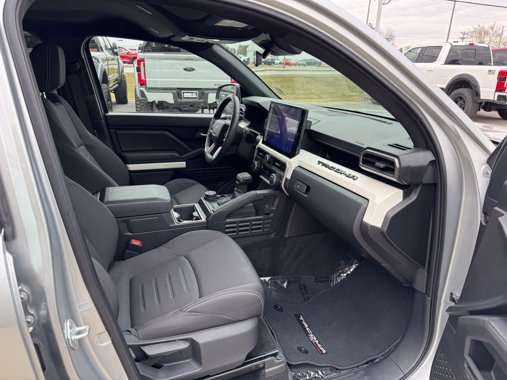Used 2024 Toyota Tacoma TRD Off-Road AWD/4WD image 18